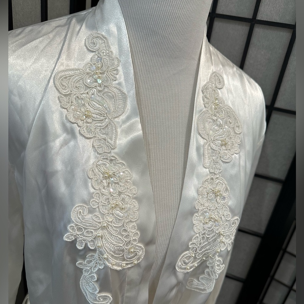 Victoria’s Secret Satin Robe - Picture 2 of 3